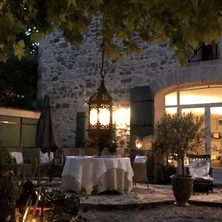 Landhaus Villa *